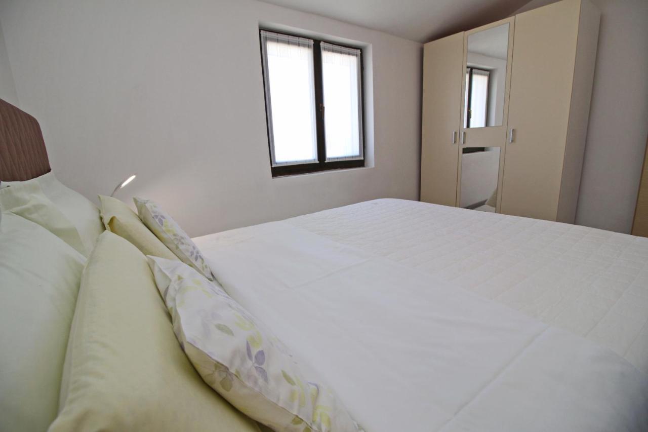Apartments Mila 罗维尼 外观 照片