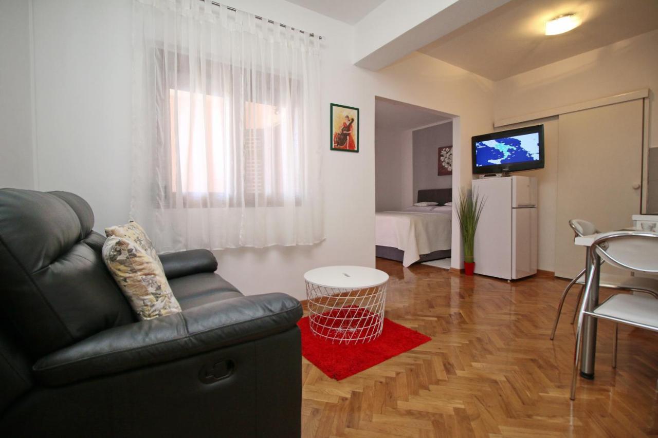 Apartments Mila 罗维尼 外观 照片