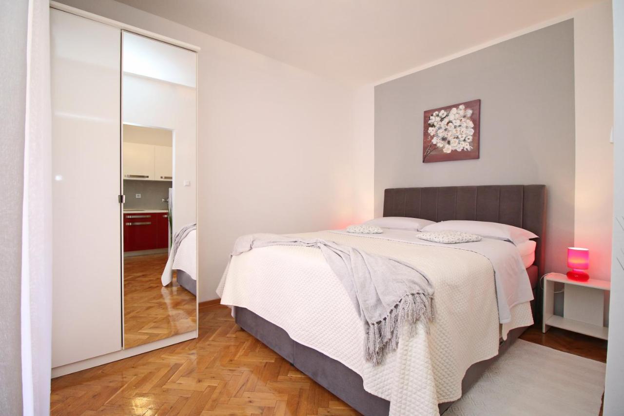 Apartments Mila 罗维尼 外观 照片
